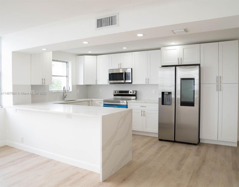 Recently Sold: $340,000 (2 beds, 2 baths, 1300 Square Feet)