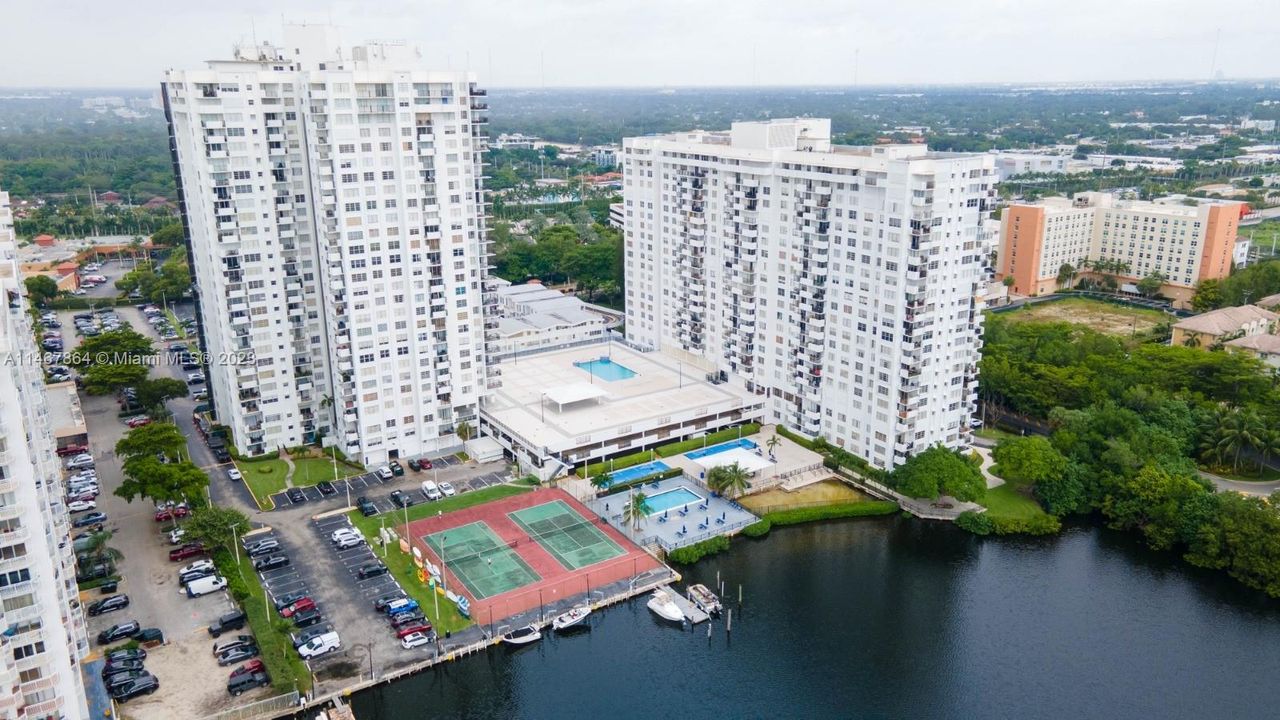 Recently Sold: $340,000 (2 beds, 2 baths, 1300 Square Feet)