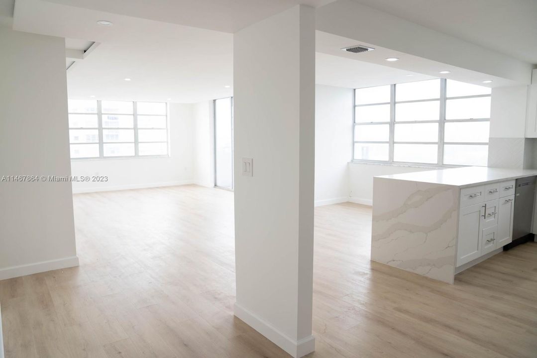 Recently Sold: $340,000 (2 beds, 2 baths, 1300 Square Feet)