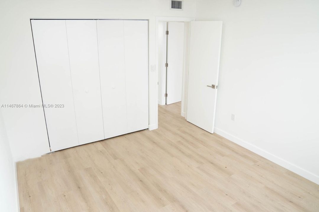 Recently Sold: $340,000 (2 beds, 2 baths, 1300 Square Feet)