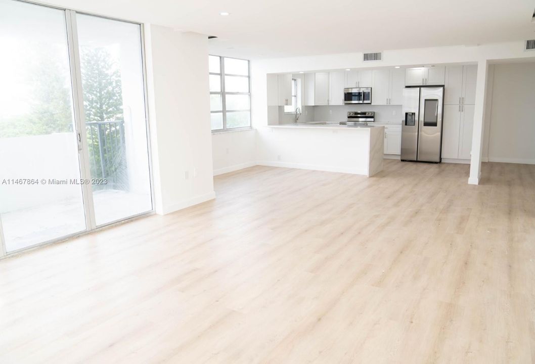 Recently Sold: $340,000 (2 beds, 2 baths, 1300 Square Feet)