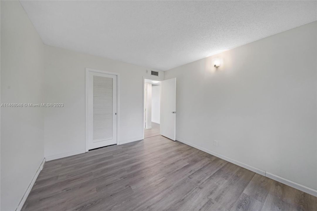 Recently Sold: $180,000 (2 beds, 2 baths, 1000 Square Feet)