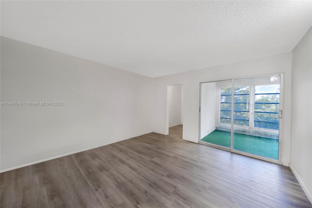 Recently Sold: $180,000 (2 beds, 2 baths, 1000 Square Feet)