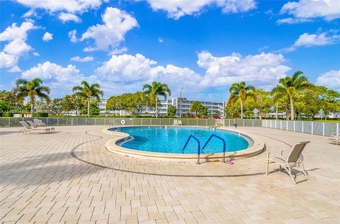 Recently Sold: $180,000 (2 beds, 2 baths, 1000 Square Feet)