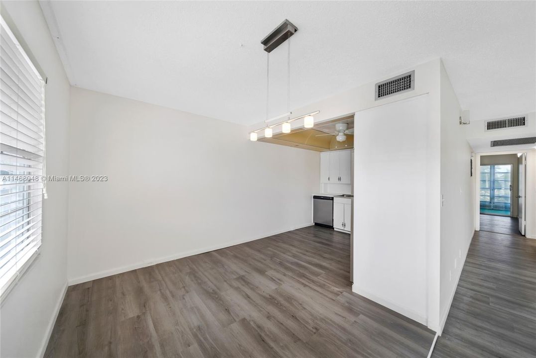 Recently Sold: $180,000 (2 beds, 2 baths, 1000 Square Feet)