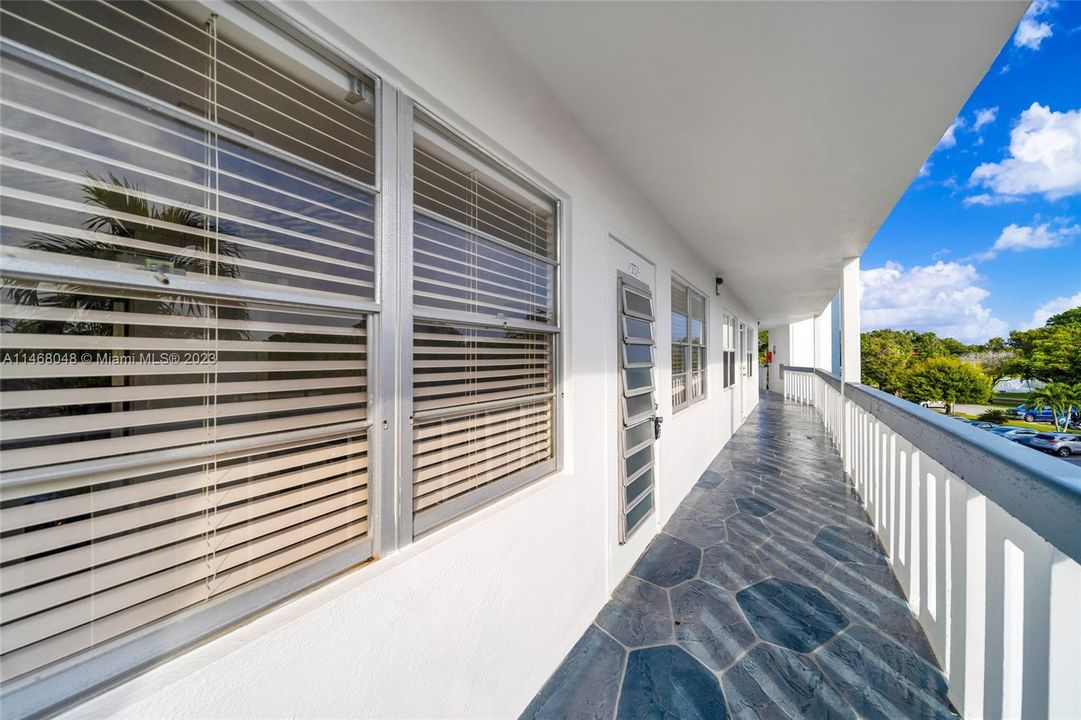 Recently Sold: $180,000 (2 beds, 2 baths, 1000 Square Feet)