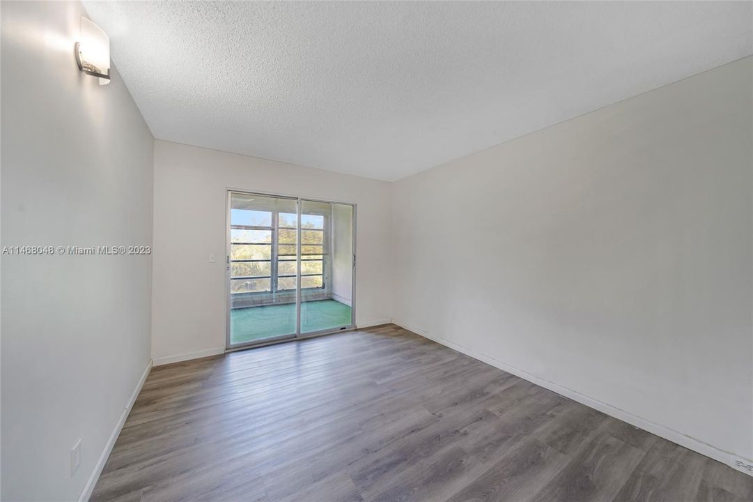 Recently Sold: $180,000 (2 beds, 2 baths, 1000 Square Feet)