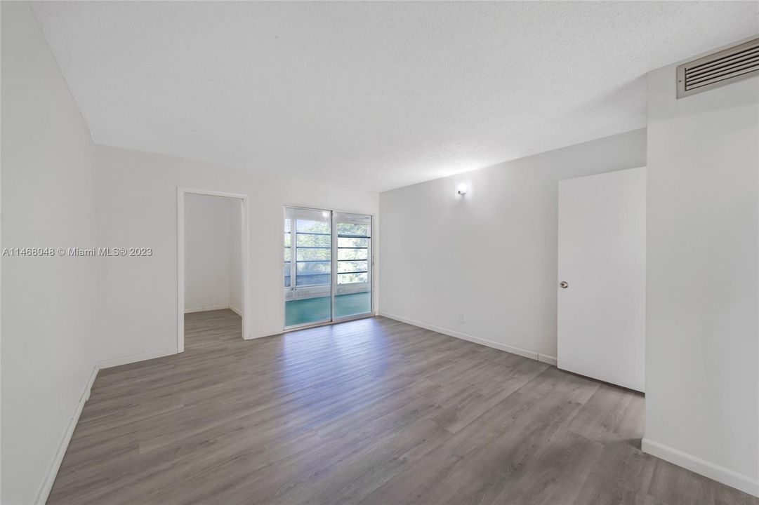 Recently Sold: $180,000 (2 beds, 2 baths, 1000 Square Feet)