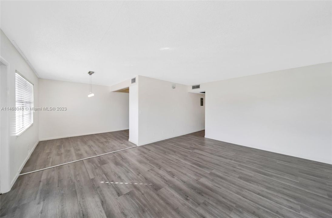 Recently Sold: $180,000 (2 beds, 2 baths, 1000 Square Feet)