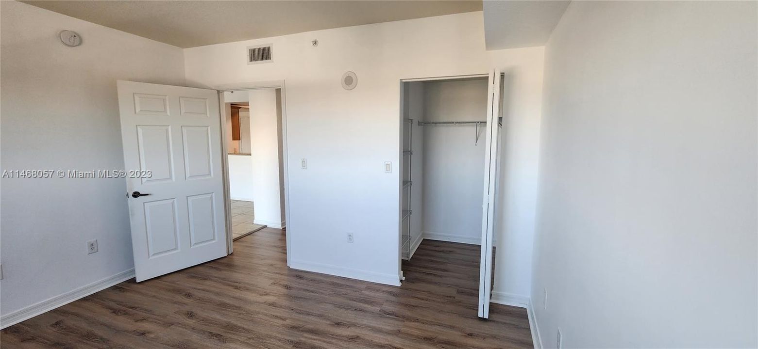 Recently Rented: $2,050 (1 beds, 1 baths, 733 Square Feet)