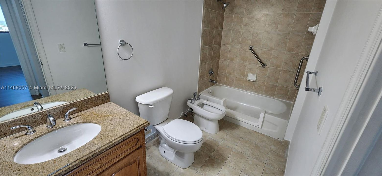 Recently Rented: $2,050 (1 beds, 1 baths, 733 Square Feet)