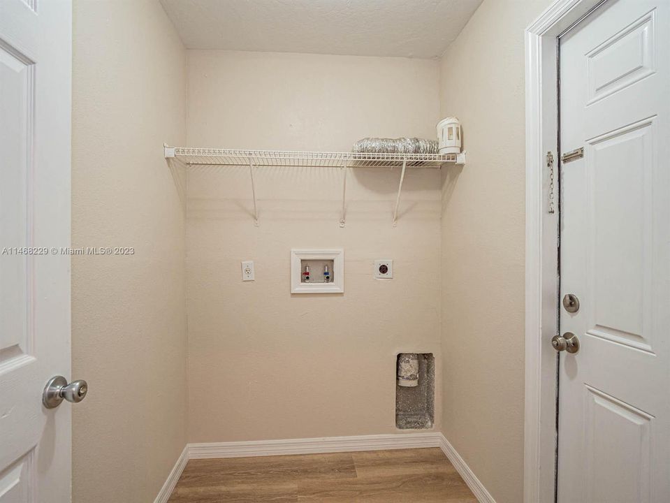 最近租的: $2,500 (3 贝兹, 2 浴室, 1458 平方英尺)