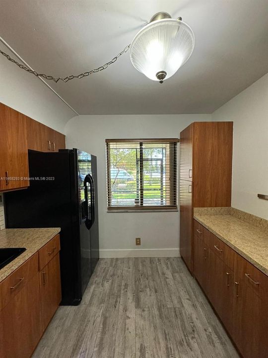 Recently Sold: $330,000 (2 beds, 2 baths, 1256 Square Feet)