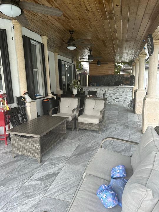 Recently Rented: $6,000 (4 beds, 3 baths, 2956 Square Feet)