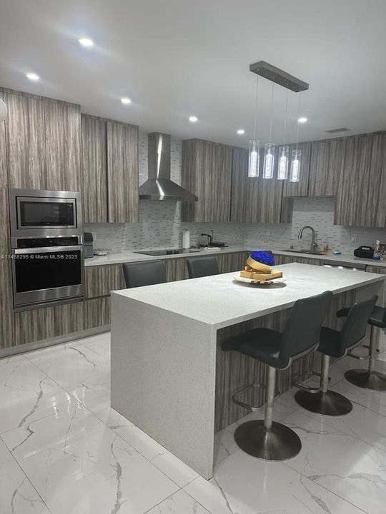 Recently Rented: $6,000 (4 beds, 3 baths, 2956 Square Feet)