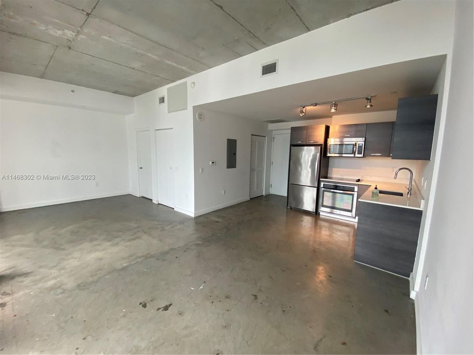 Недавно продано: $395,000 (1 спален, 1 ванн, 526 Квадратных фут)