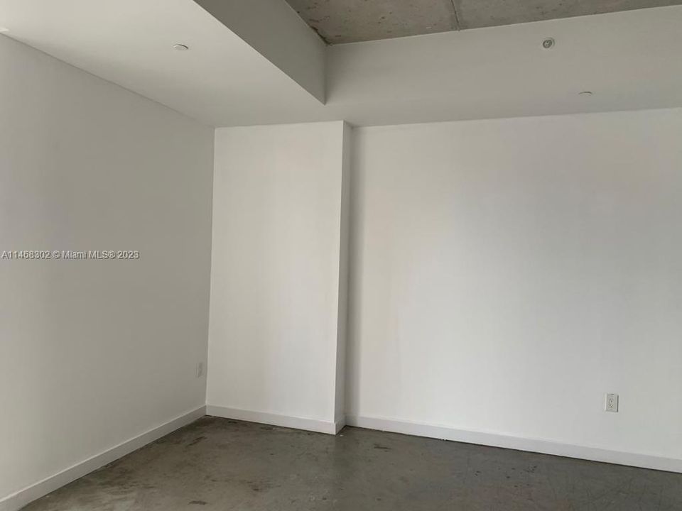 Недавно продано: $395,000 (1 спален, 1 ванн, 526 Квадратных фут)