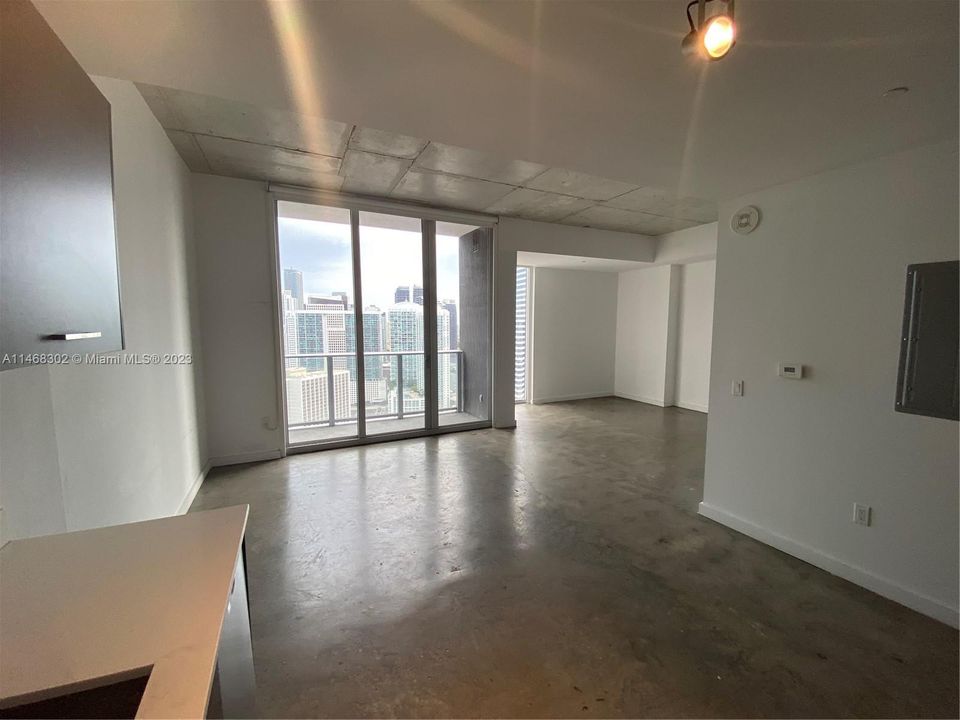 Недавно продано: $395,000 (1 спален, 1 ванн, 526 Квадратных фут)