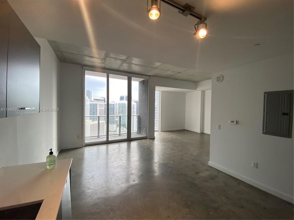 Недавно продано: $395,000 (1 спален, 1 ванн, 526 Квадратных фут)