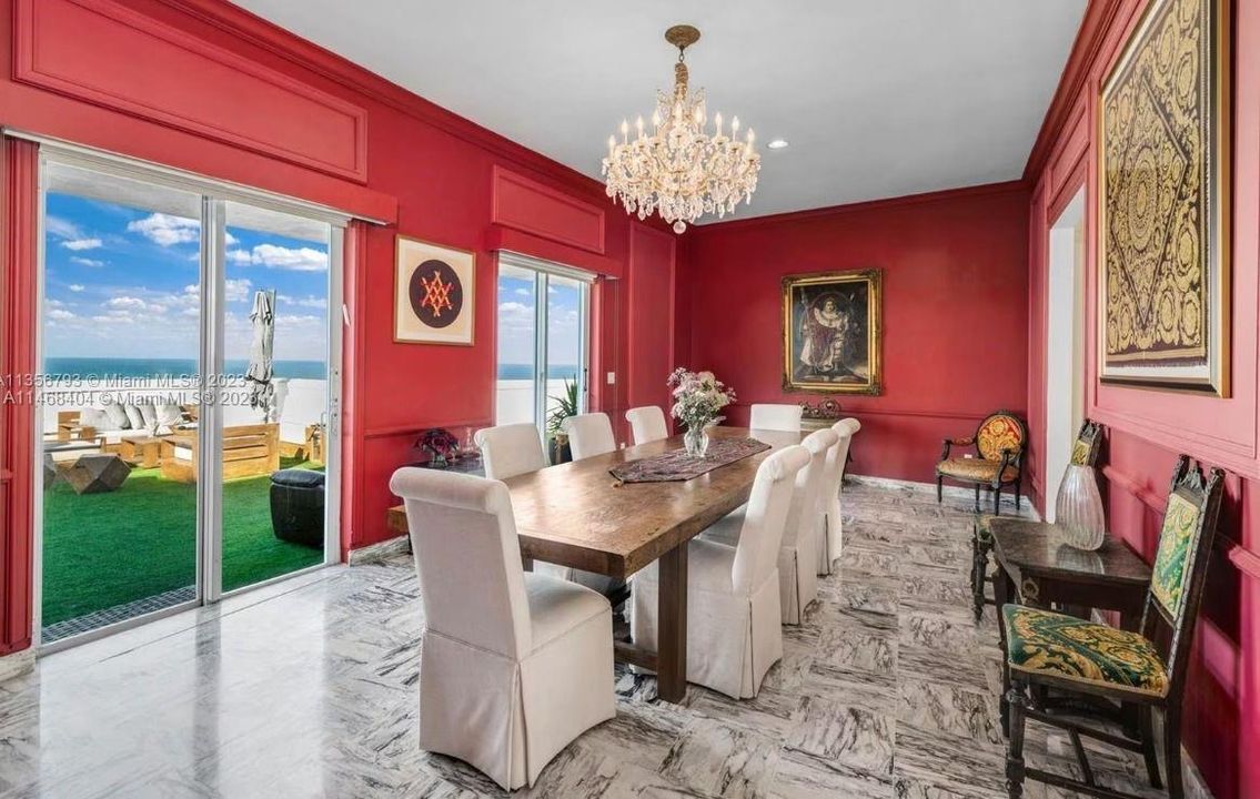 Recently Sold: $3,995,000 (5 beds, 3 baths, 3800 Square Feet)