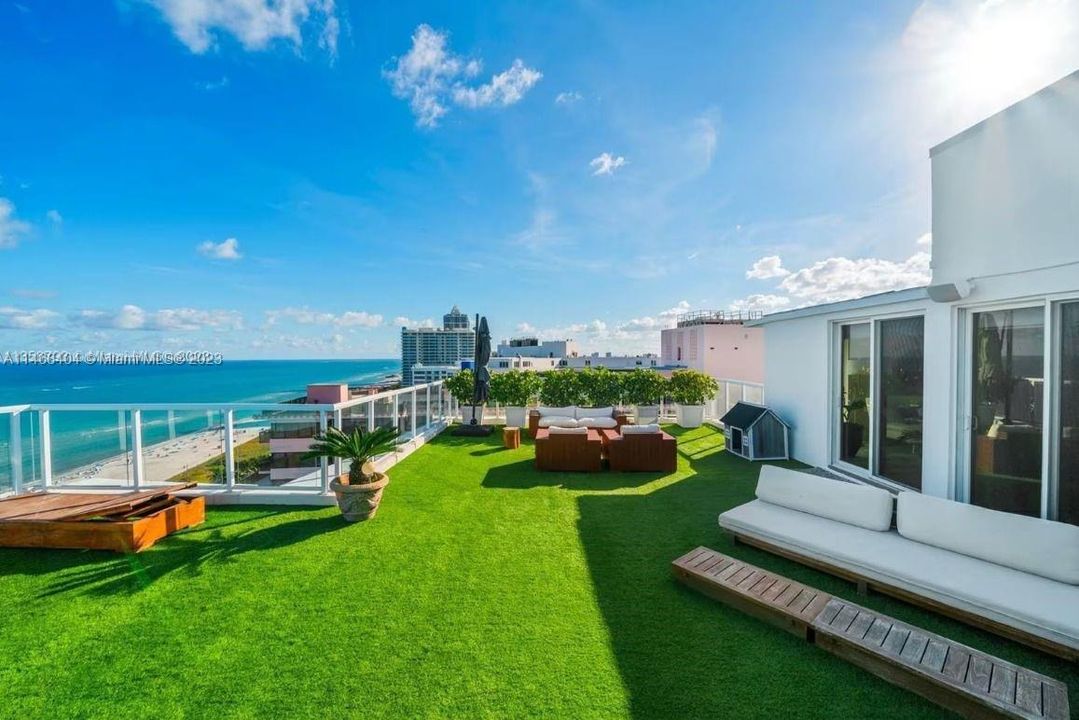 Recently Sold: $3,995,000 (5 beds, 3 baths, 3800 Square Feet)