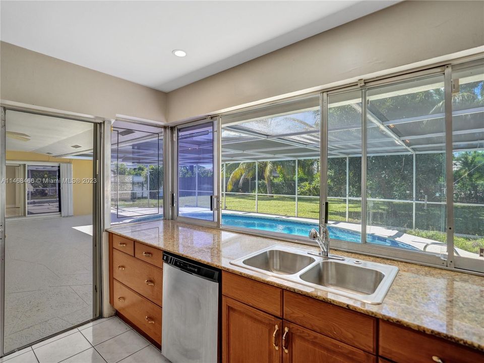 Recently Sold: $999,999 (3 beds, 2 baths, 1656 Square Feet)