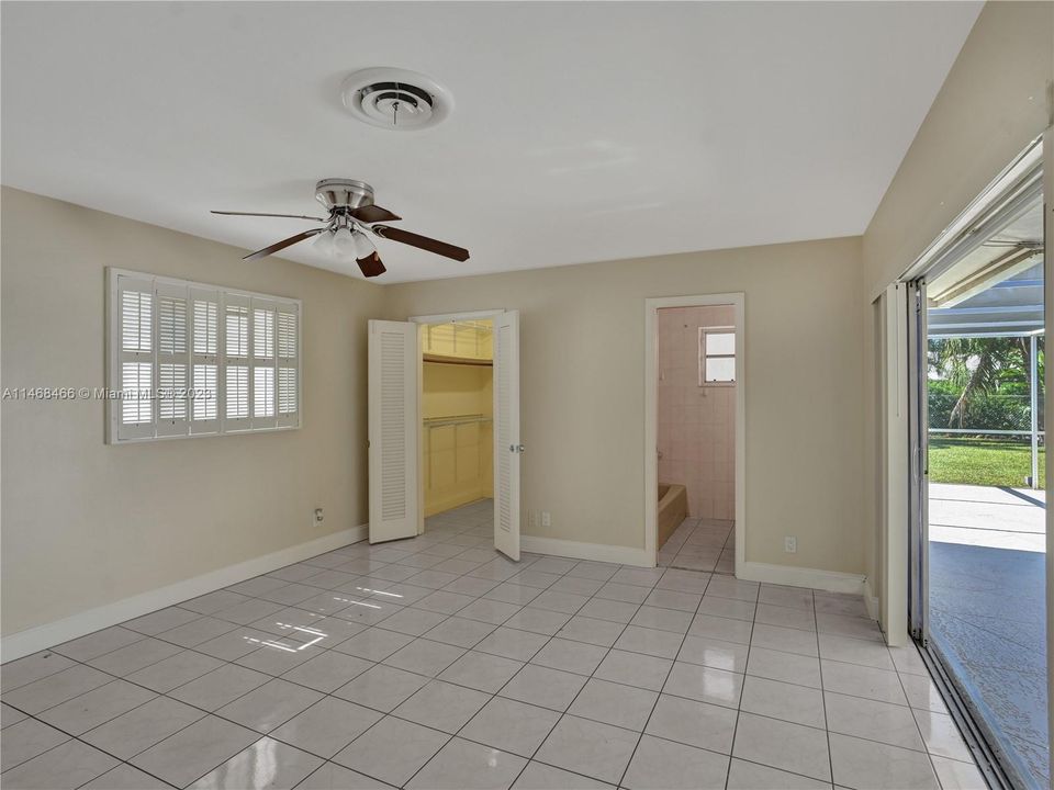 Recently Sold: $999,999 (3 beds, 2 baths, 1656 Square Feet)