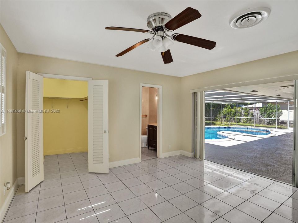 Recently Sold: $999,999 (3 beds, 2 baths, 1656 Square Feet)