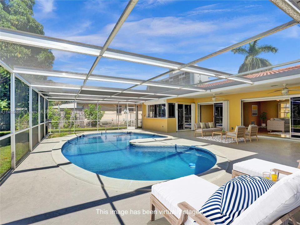 Recently Sold: $999,999 (3 beds, 2 baths, 1656 Square Feet)