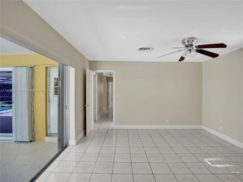 Recently Sold: $999,999 (3 beds, 2 baths, 1656 Square Feet)