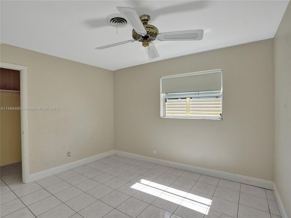 Recently Sold: $999,999 (3 beds, 2 baths, 1656 Square Feet)