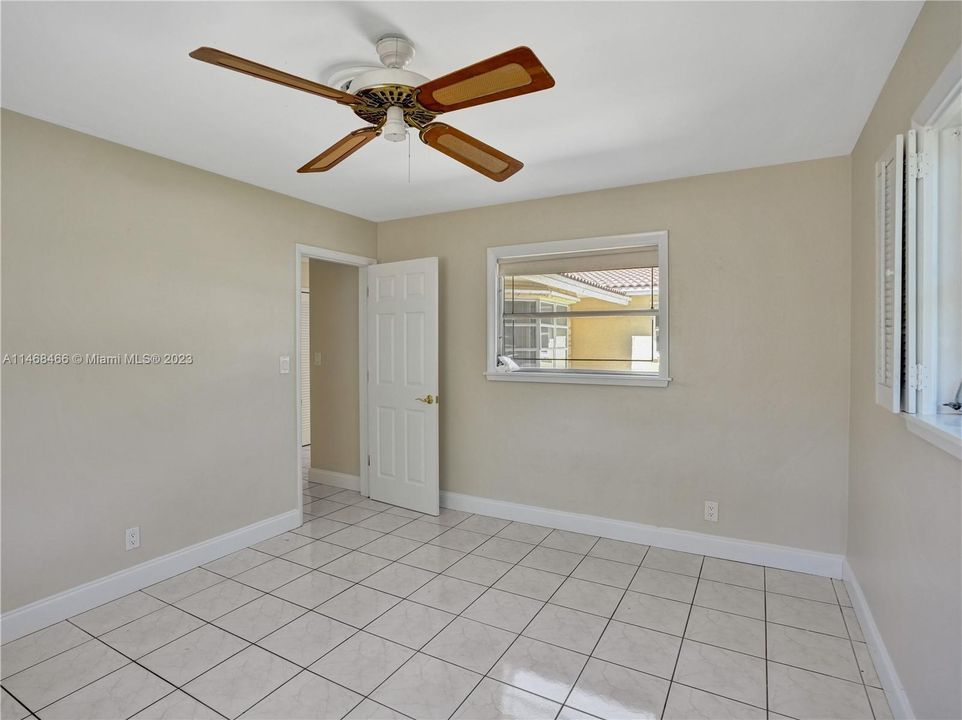 Recently Sold: $999,999 (3 beds, 2 baths, 1656 Square Feet)