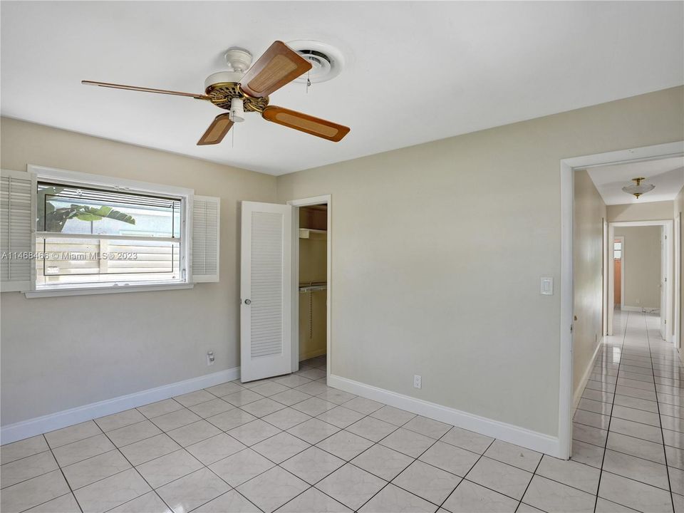 Recently Sold: $999,999 (3 beds, 2 baths, 1656 Square Feet)