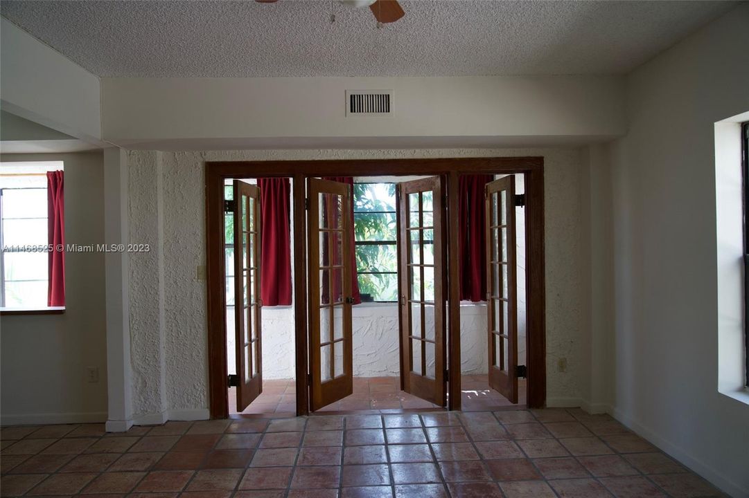 Недавно продано: $210,000 (0 спален, 1 ванн, 530 Квадратных фут)