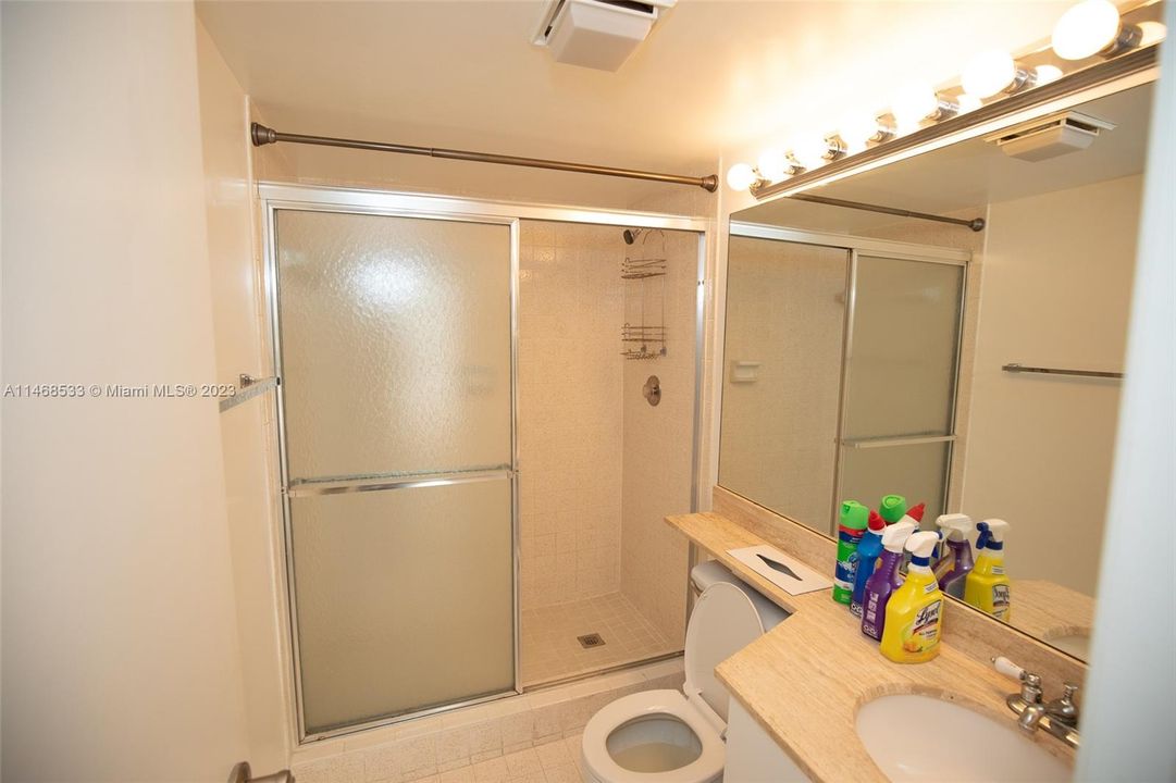 Недавно арендовано: $3,400 (2 спален, 2 ванн, 1218 Квадратных фут)