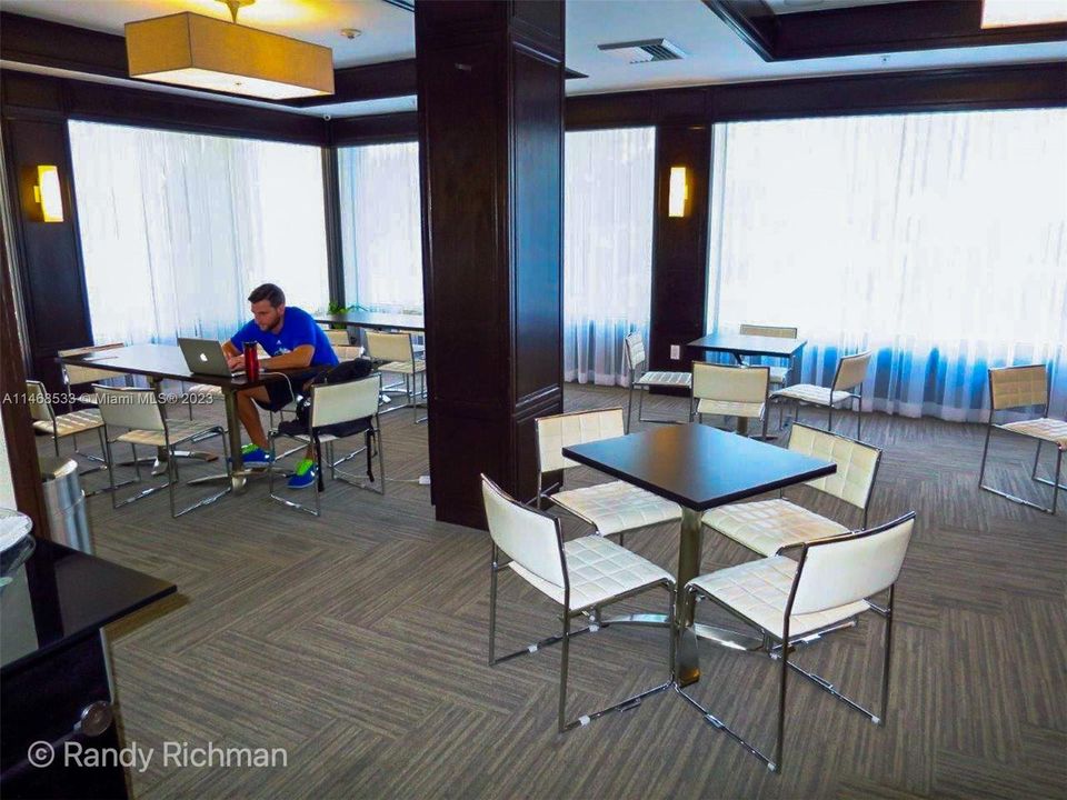 Недавно арендовано: $3,400 (2 спален, 2 ванн, 1218 Квадратных фут)