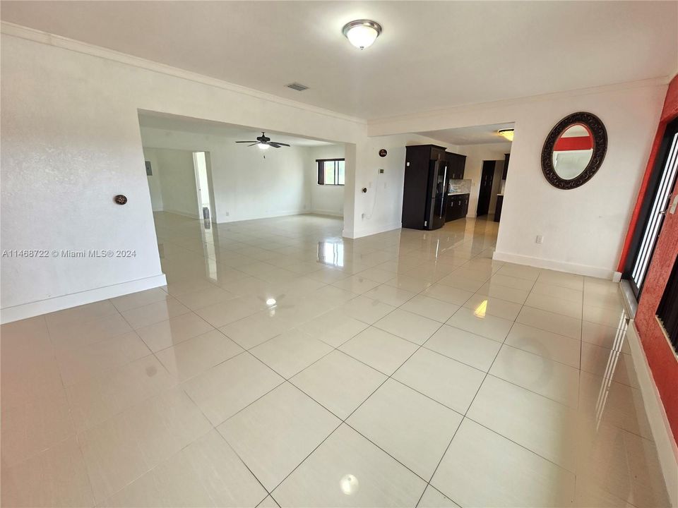 最近租的: $3,700 (3 贝兹, 2 浴室, 2852 平方英尺)