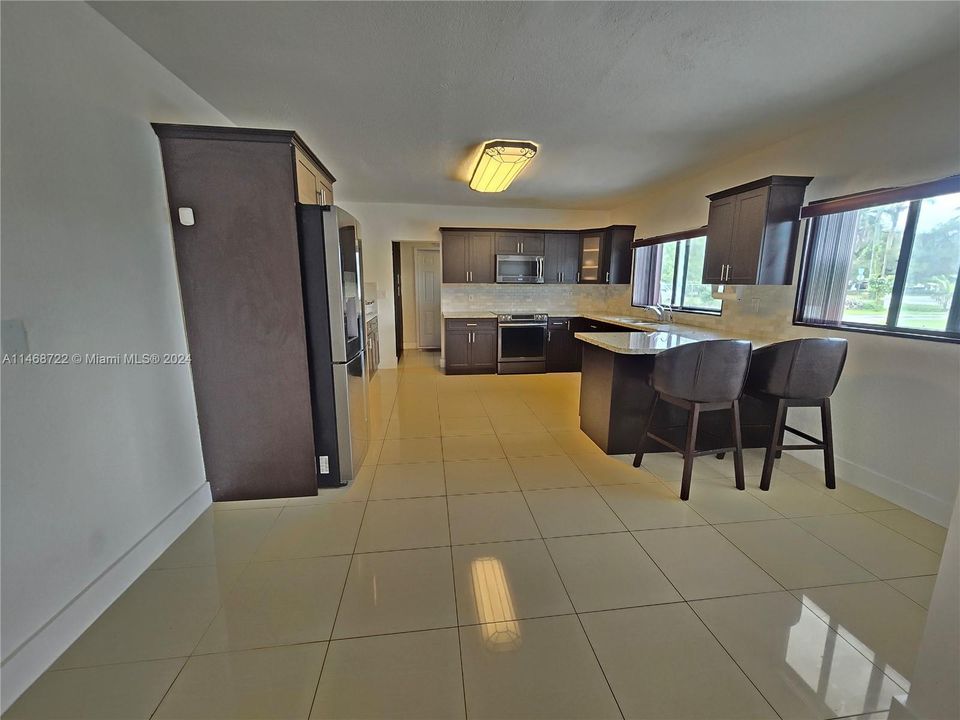 最近租的: $3,700 (3 贝兹, 2 浴室, 2852 平方英尺)