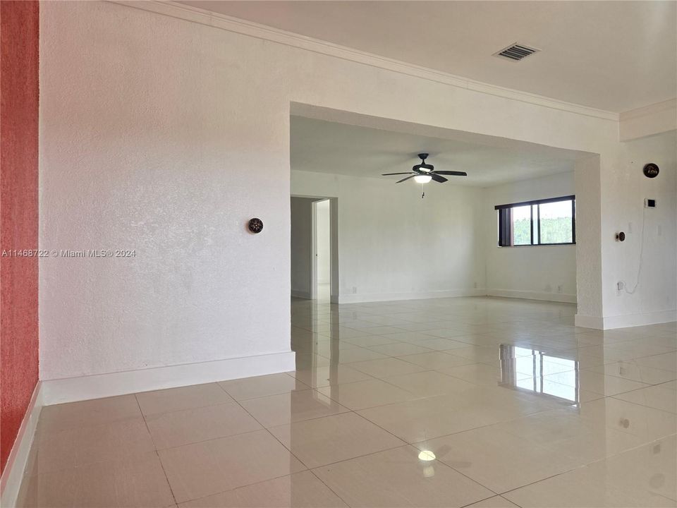 最近租的: $3,700 (3 贝兹, 2 浴室, 2852 平方英尺)