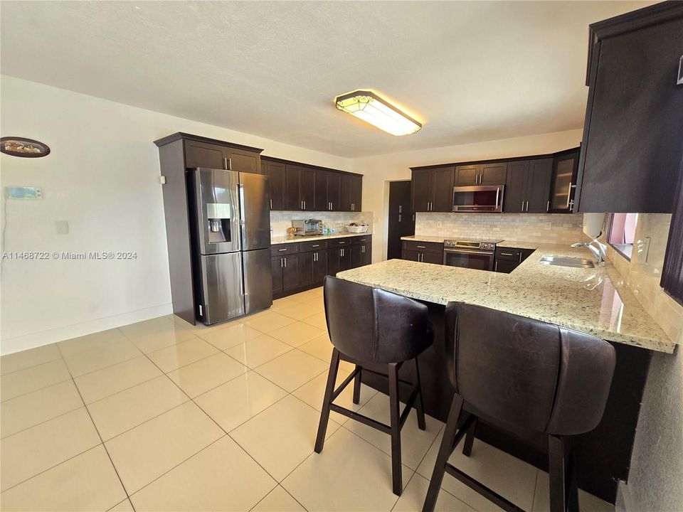 最近租的: $3,700 (3 贝兹, 2 浴室, 2852 平方英尺)