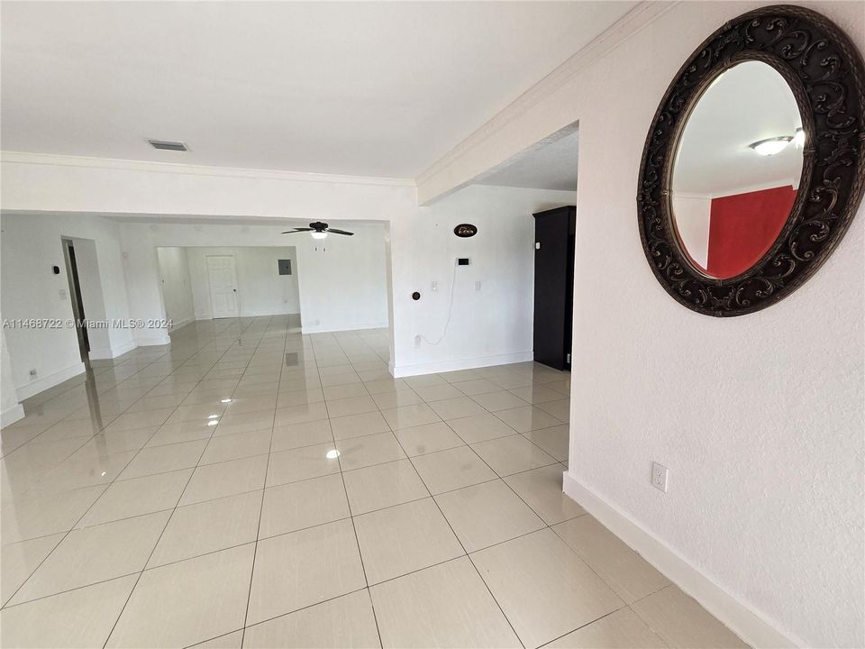 最近租的: $3,700 (3 贝兹, 2 浴室, 2852 平方英尺)