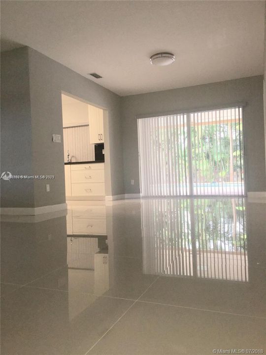 Recientemente alquilado: $4,300 (3 camas, 2 baños, 1747 Pies cuadrados)