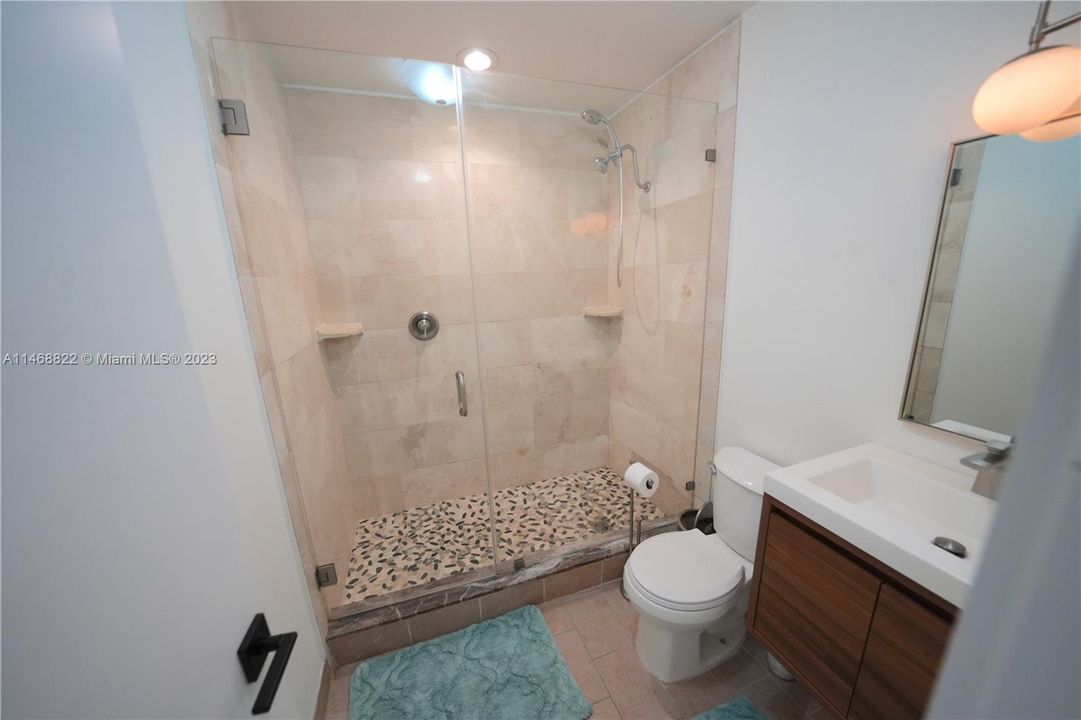 Recently Rented: $6,999 (3 beds, 3 baths, 2294 Square Feet)