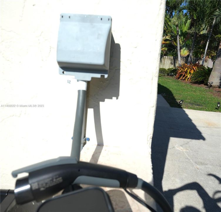 Recently Rented: $6,999 (3 beds, 3 baths, 2294 Square Feet)