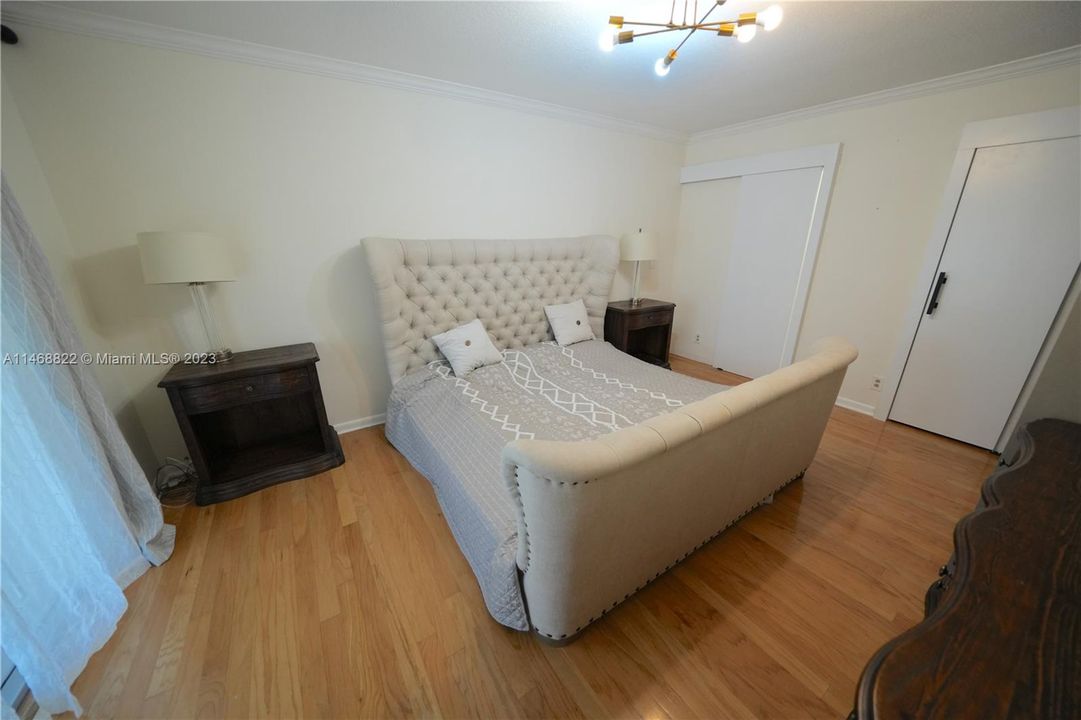 Recently Rented: $6,999 (3 beds, 3 baths, 2294 Square Feet)