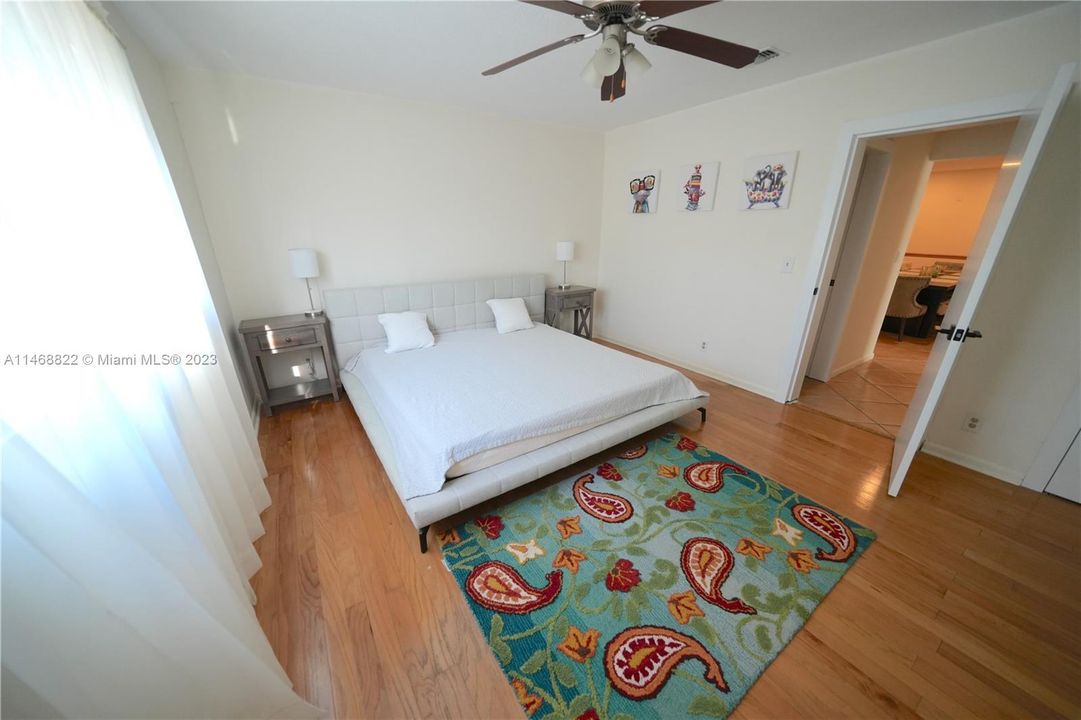 Recently Rented: $6,999 (3 beds, 3 baths, 2294 Square Feet)