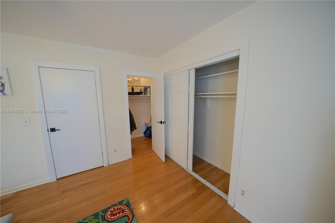 Recently Rented: $6,999 (3 beds, 3 baths, 2294 Square Feet)