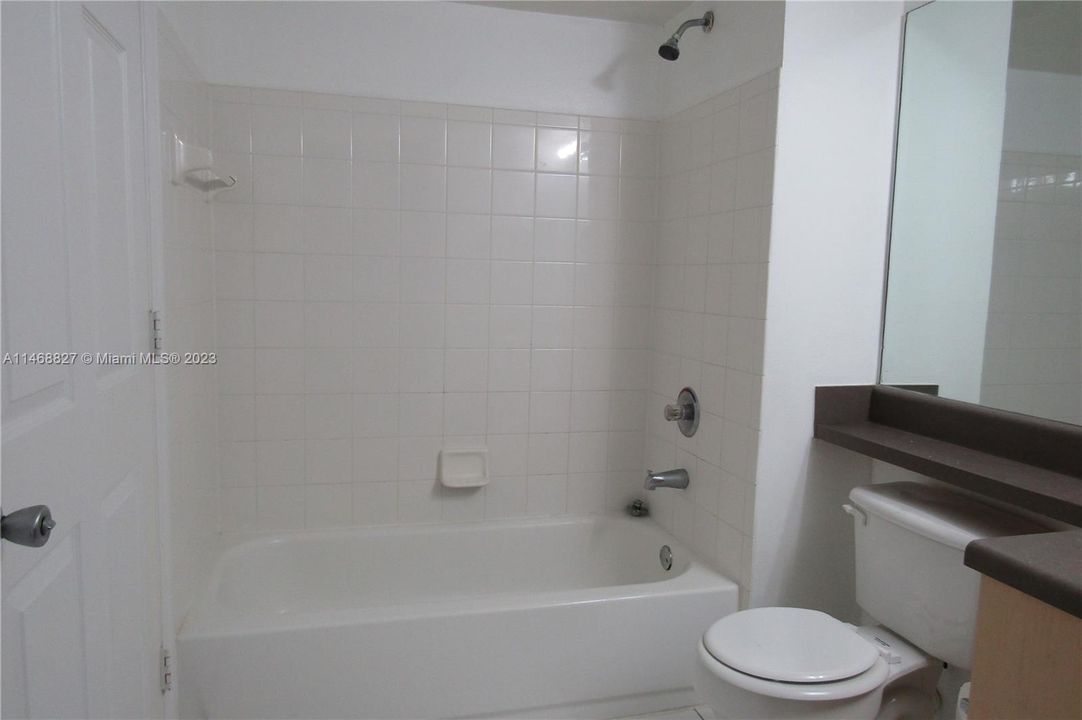 Recently Rented: $2,345 (2 beds, 2 baths, 1072 Square Feet)