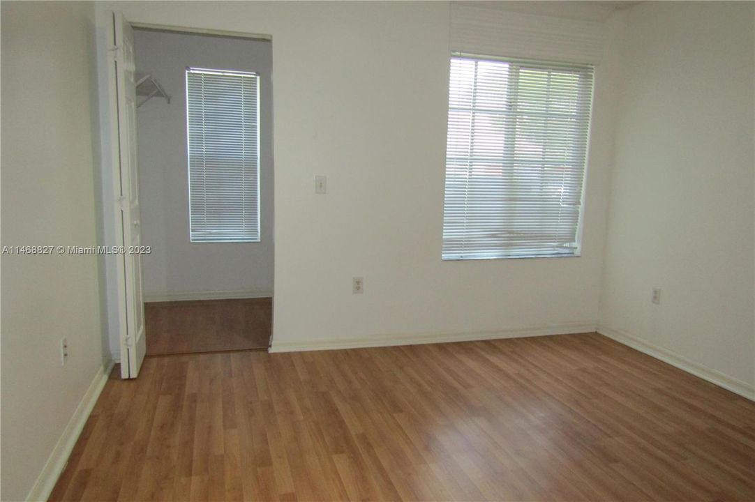 Recently Rented: $2,345 (2 beds, 2 baths, 1072 Square Feet)