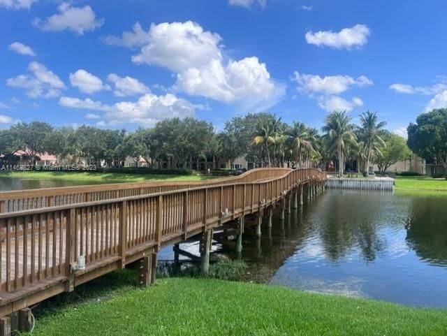 Recently Rented: $2,345 (2 beds, 2 baths, 1072 Square Feet)